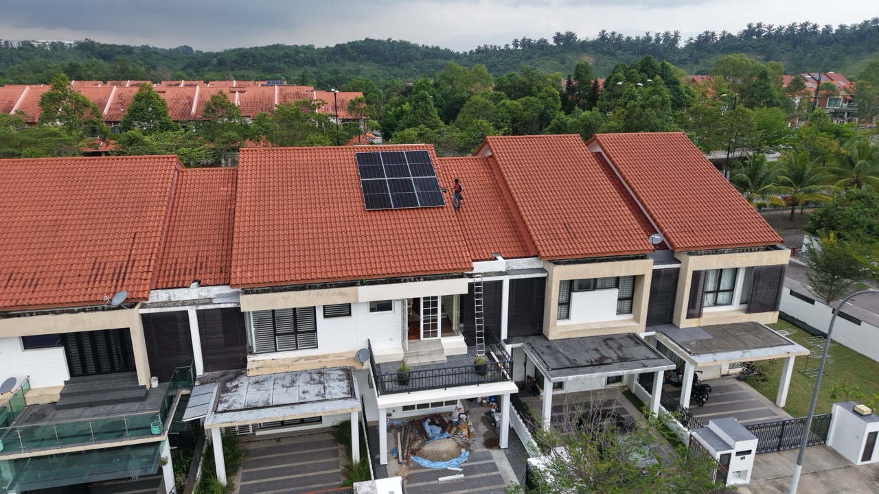 14.2 kWp Solar ATAP PV installation on a terrace home in Bangi, Selangor by Jana Bina Makmur
